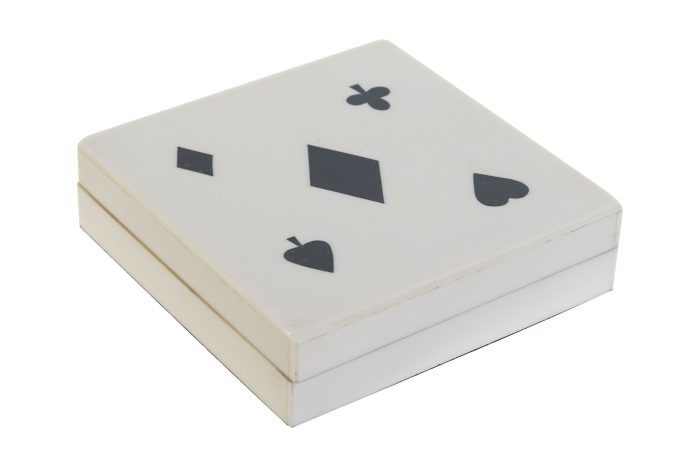 Boîte 1 jeu de cartes avec dés